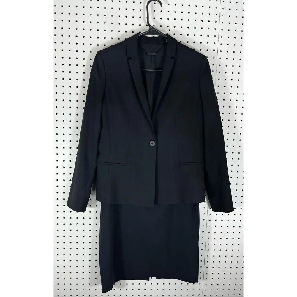 Elie Tahari blazer/skirt set